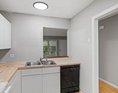 827a Edwards Street - Photo Thumbnail 8