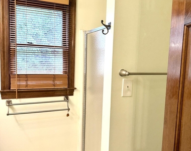 6508 Valley Estates Drive - Photo Thumbnail 13