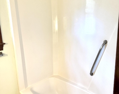 6508 Valley Estates Drive - Photo Thumbnail 17