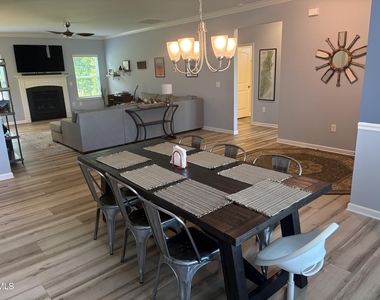 132 Lexington Drive - Photo Thumbnail 7