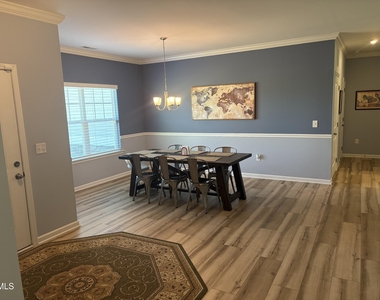 132 Lexington Drive - Photo Thumbnail 8