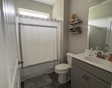 132 Lexington Drive - Photo Thumbnail 17