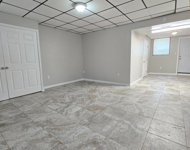 712 Mansfield Road - Photo Thumbnail 15