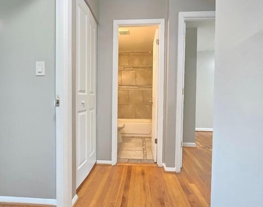 712 Mansfield Road - Photo Thumbnail 8
