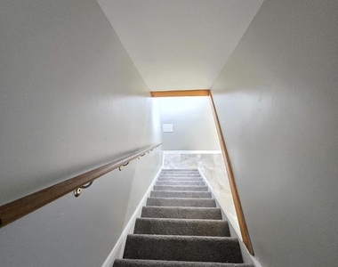 712 Mansfield Road - Photo Thumbnail 14
