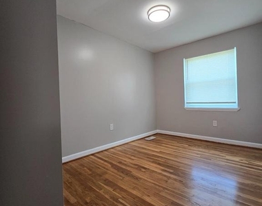 712 Mansfield Road - Photo Thumbnail 13