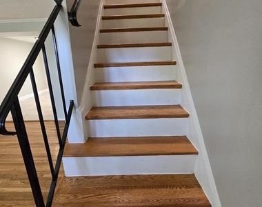 712 Mansfield Road - Photo Thumbnail 7