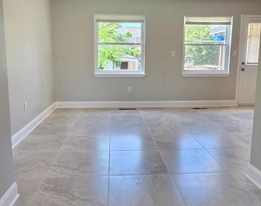 712 Mansfield Road - Photo Thumbnail 4