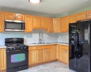 712 Mansfield Road - Photo Thumbnail 6