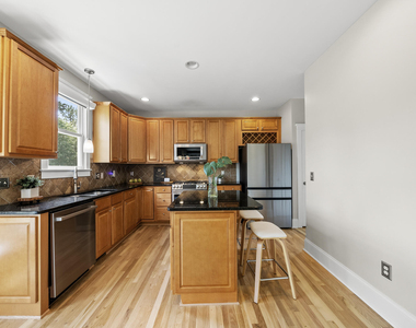 5609 Cary Glen Boulevard - Photo Thumbnail 6