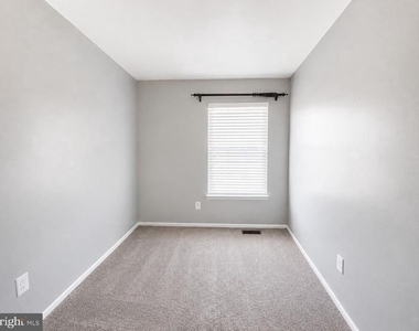 3811 Glenview Terrace - Photo Thumbnail 13