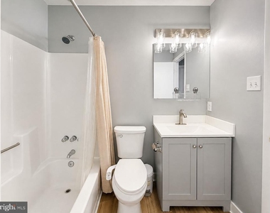 3811 Glenview Terrace - Photo Thumbnail 16