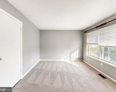3811 Glenview Terrace - Photo Thumbnail 11