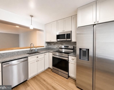 3811 Glenview Terrace - Photo Thumbnail 5