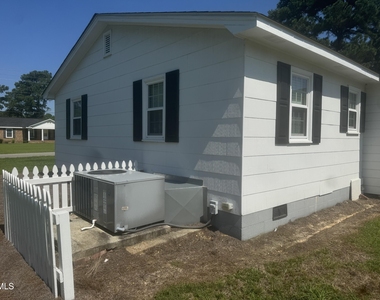 1410 Jonesboro Road - Photo Thumbnail 1