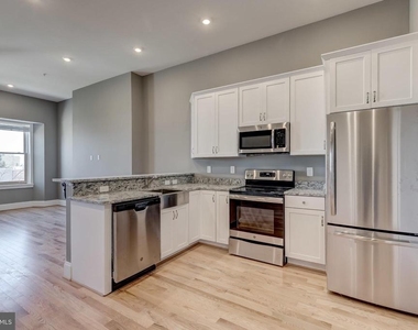 1214 Eutaw Place - Photo Thumbnail 4