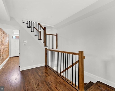 2 W Barney Street - Photo Thumbnail 10