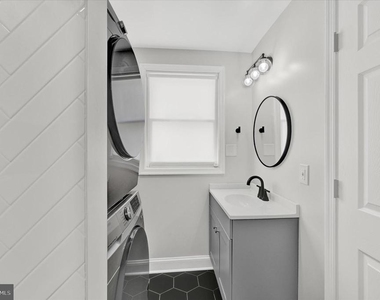 2 W Barney Street - Photo Thumbnail 12