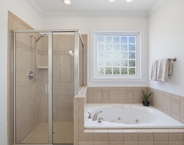 2912 Oak Bridge Drive - Photo Thumbnail 12