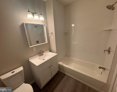 827 Harlem Avenue - Photo Thumbnail 5