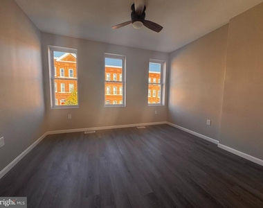 827 Harlem Avenue - Photo Thumbnail 4