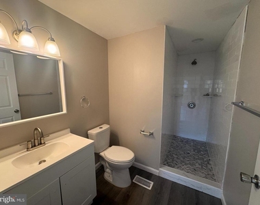 827 Harlem Avenue - Photo Thumbnail 6