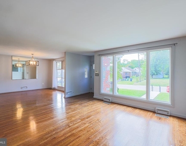 2804 Hanson Avenue - Photo Thumbnail 11