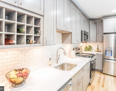 522 S Bethel Street - Photo Thumbnail 4