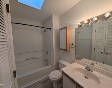 386 Summerwalk Circle - Photo Thumbnail 7