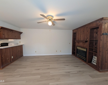 386 Summerwalk Circle - Photo Thumbnail 2