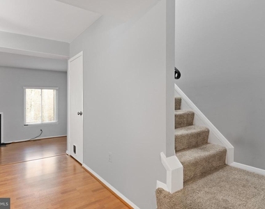 1225 Driftwood Court - Photo Thumbnail 4