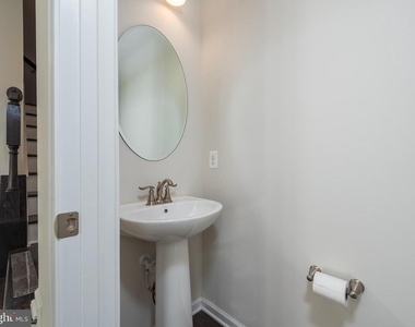 2958 Cornfield Avenue - Photo Thumbnail 10