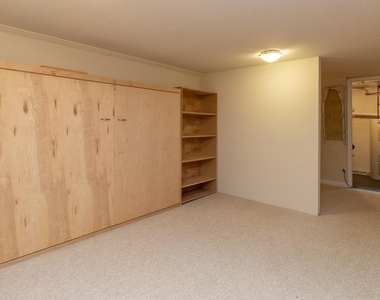 1036 Hyde Park Drive - Photo Thumbnail 16