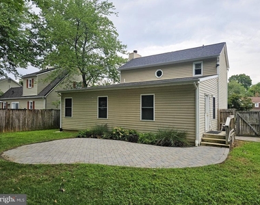 1036 Hyde Park Drive - Photo Thumbnail 20
