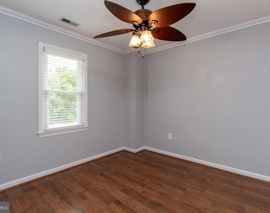 1036 Hyde Park Drive - Photo Thumbnail 13