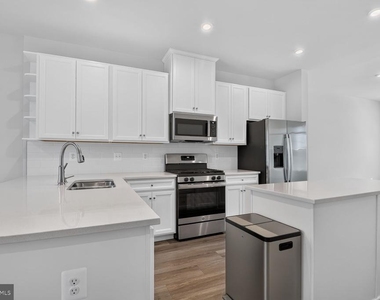 168 Woodgate Circle - Photo Thumbnail 8