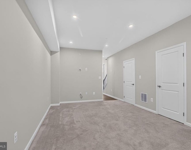 168 Woodgate Circle - Photo Thumbnail 5