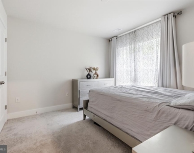 6815 Winterhill Ln - Photo Thumbnail 37