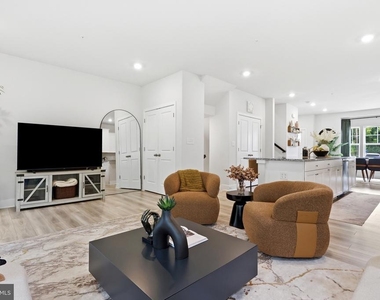 6815 Winterhill Ln - Photo Thumbnail 15