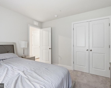 6815 Winterhill Ln - Photo Thumbnail 38