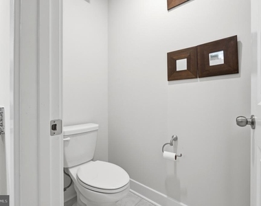 6815 Winterhill Ln - Photo Thumbnail 22