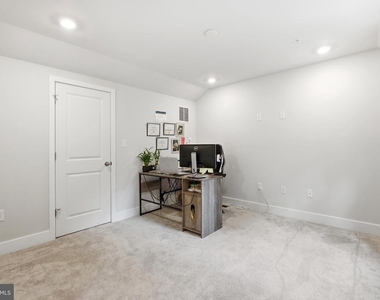 6815 Winterhill Ln - Photo Thumbnail 28