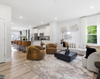 6815 Winterhill Ln - Photo Thumbnail 16