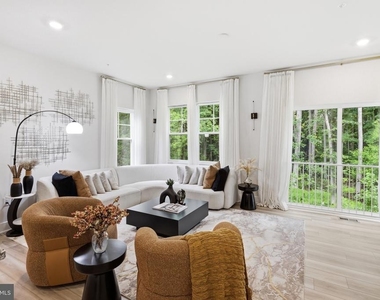 6815 Winterhill Ln - Photo Thumbnail 13