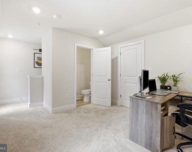6815 Winterhill Ln - Photo Thumbnail 29