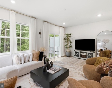 6815 Winterhill Ln - Photo Thumbnail 14