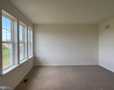2444 W Palladio Place - Photo Thumbnail 12