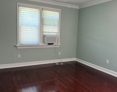 31 E 6th Street - Photo Thumbnail 5