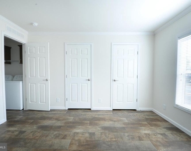 42 Edgewater Drive - Photo Thumbnail 10