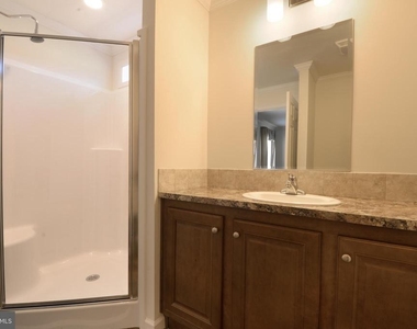 42 Edgewater Drive - Photo Thumbnail 5